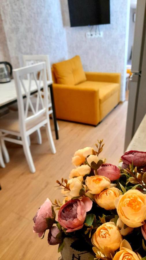 Yellow Apartment Тбилиси Экстерьер фото