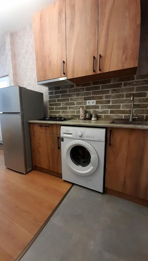 Yellow Apartment Тбилиси Экстерьер фото