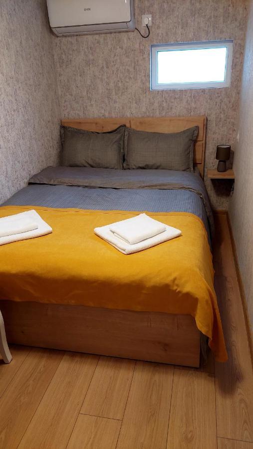 Yellow Apartment Тбилиси Экстерьер фото