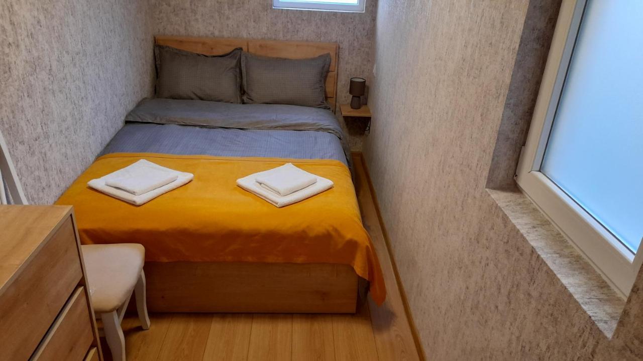 Yellow Apartment Тбилиси Экстерьер фото